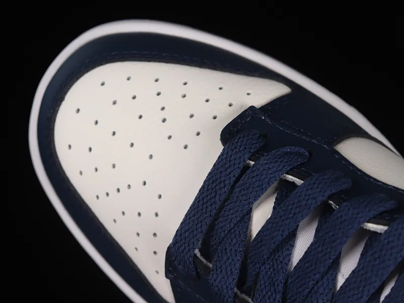 All categories Nk SB Dunk series Nk SB Dunk Low low-top sneakers Nk Dunk Low "Midnight Navy" blue and white SB low-top sports and leisure sneakers FD9749-400